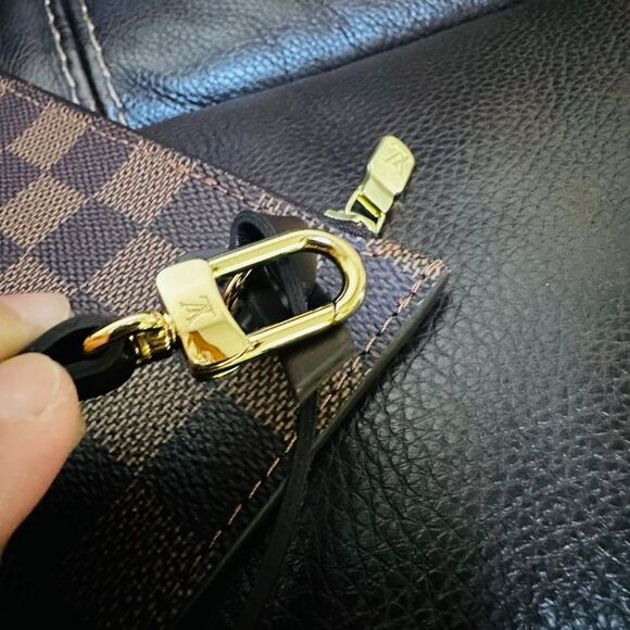 Louis Vuitton Neverfull GM Pouch - Picture 4 of 9